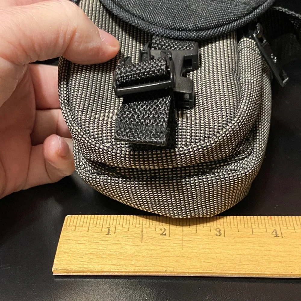 Samsonite vintage Black and Tan camera shoulder or Belt Bag